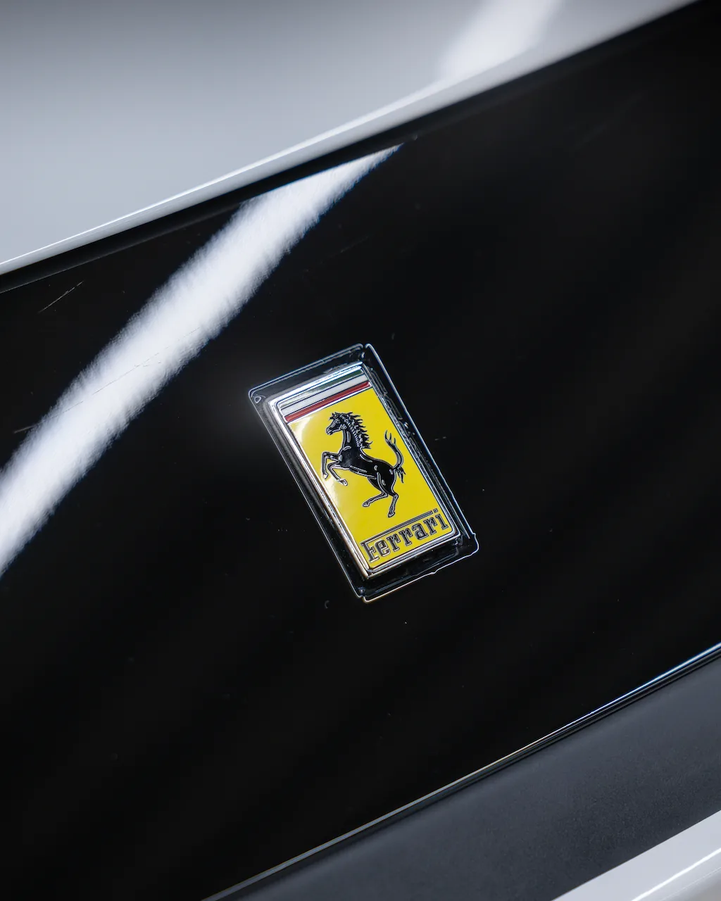 Ferrari 12Cilindri Spider angeboten von einem Supersportwagenhändler in Riyadh, Saudi-Arabien, Foto 17 von 21