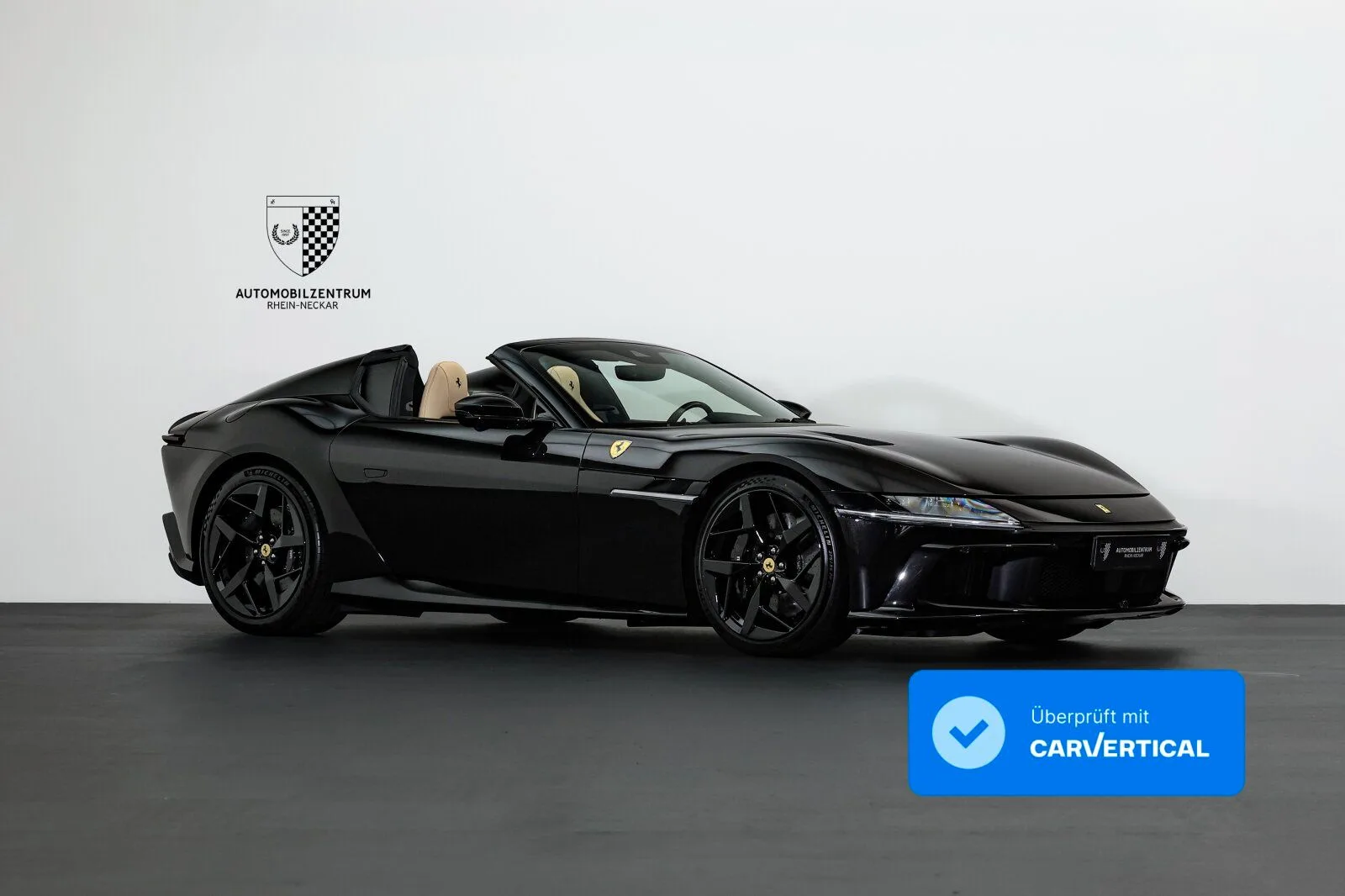 Ferrari 12Cilindri Spider proposée par un spécialiste de la supercar à Viernheim, Allemagne, photo principale