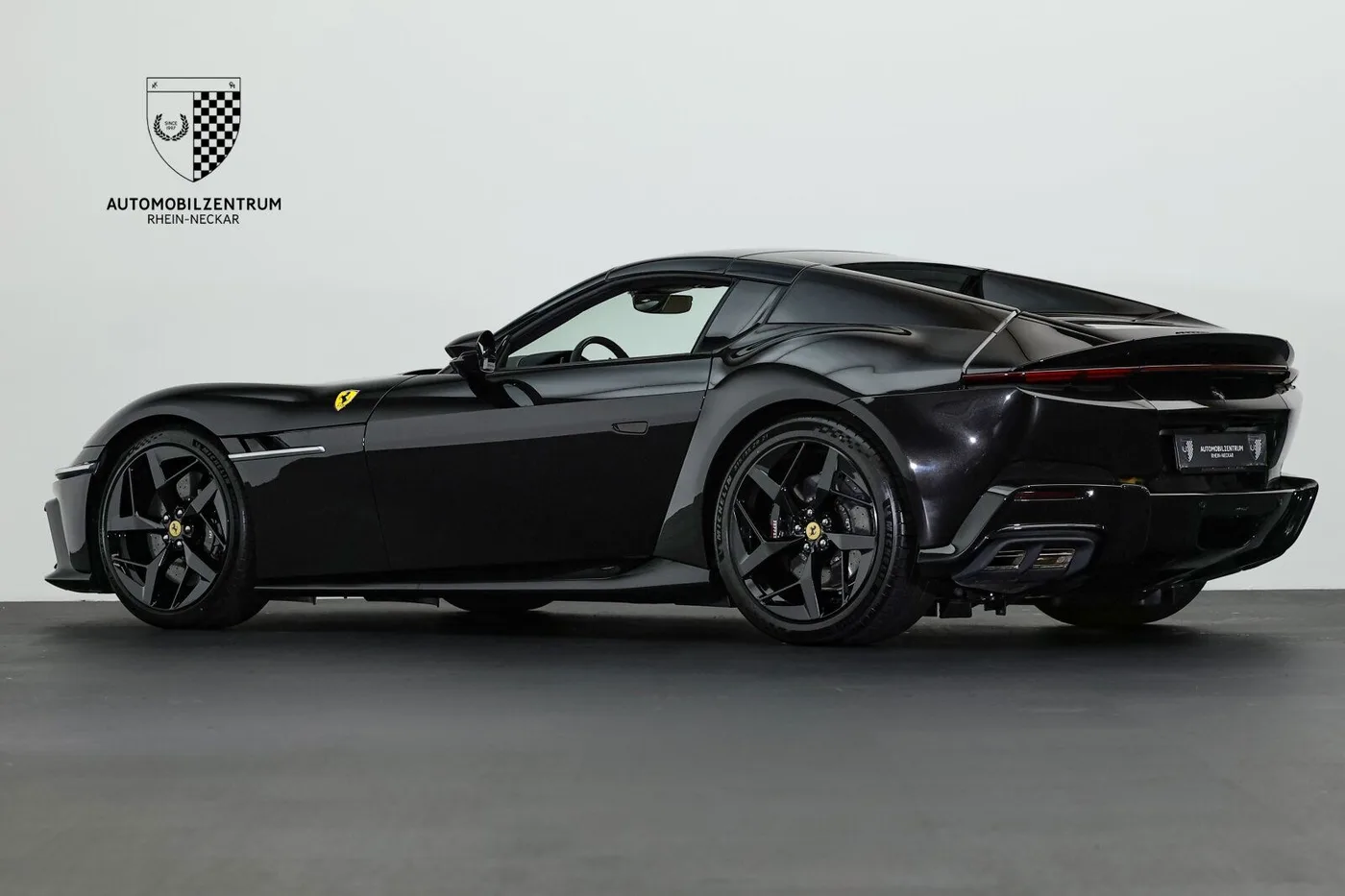 Ferrari 12Cilindri Spider angeboten von einem Supersportwagenhändler in Viernheim, Deutschland, Foto 5 von 25