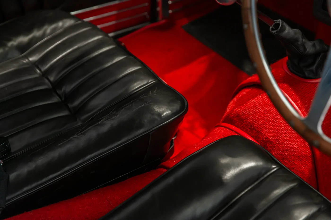 Ferrari 195 Inter offered by a specialist dealer in Hengelo, Netherlands, photo 13 of 15