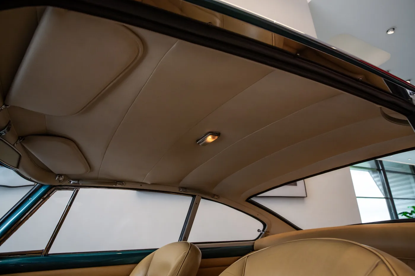 Ferrari 250 GT 2+2 offered by a specialist dealer in Hengelo, Netherlands, photo 8 of 15