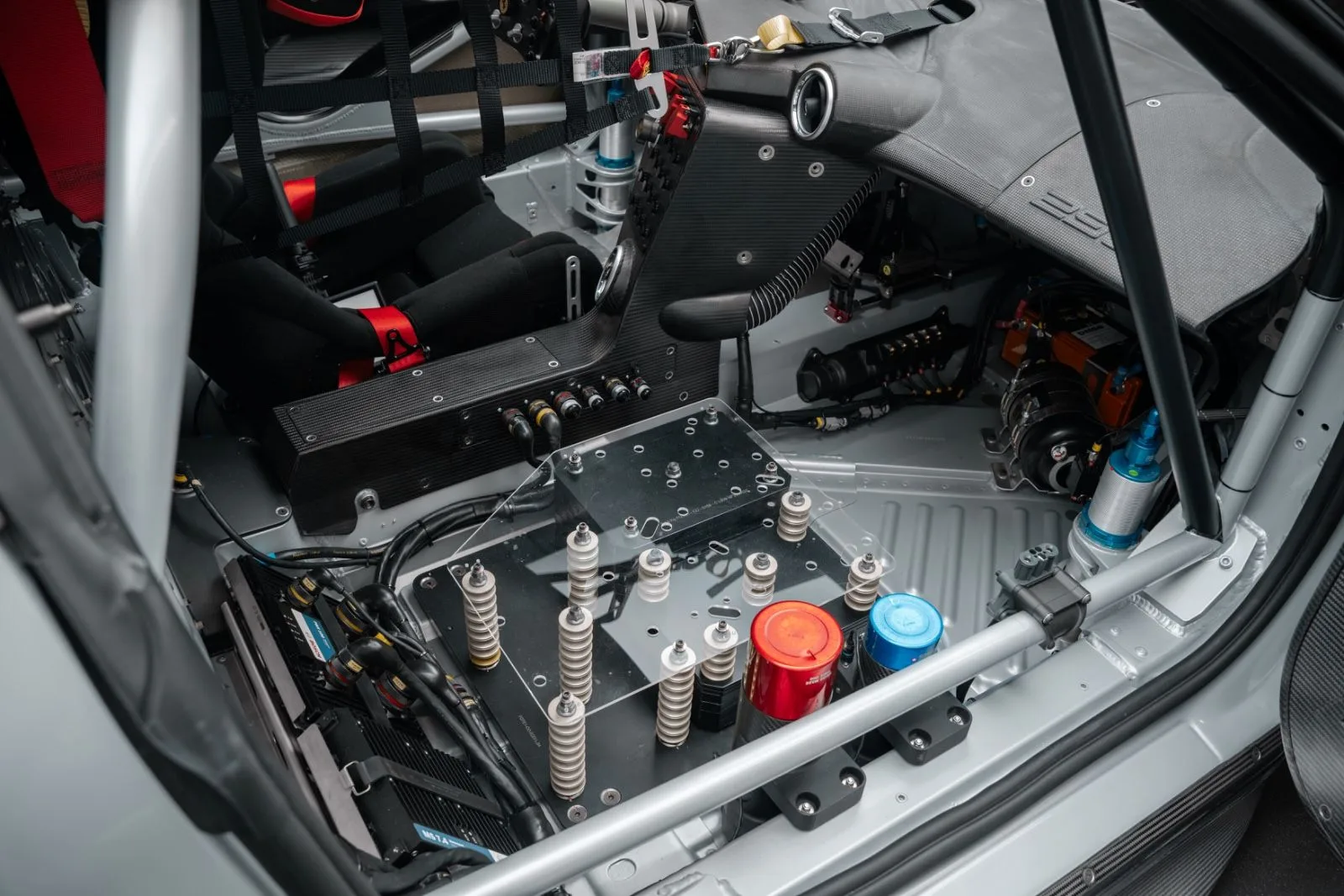 Ferrari 296 GT3, 27/29