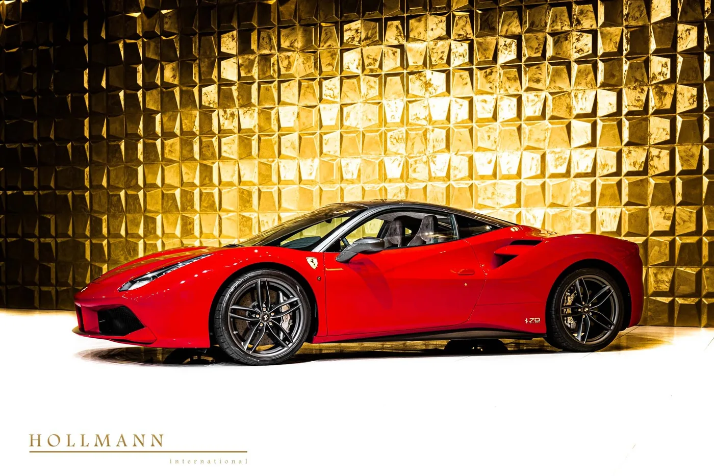 Ferrari 488 GTB Tailor Made, 1 of 1 offered by a specialist dealer in Stuhr, Germany, photo 4 of 8