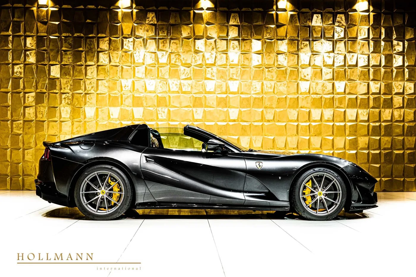 Ferrari 812 GTS offered by a specialist dealer in Stuhr, Germany, photo 4 of 8