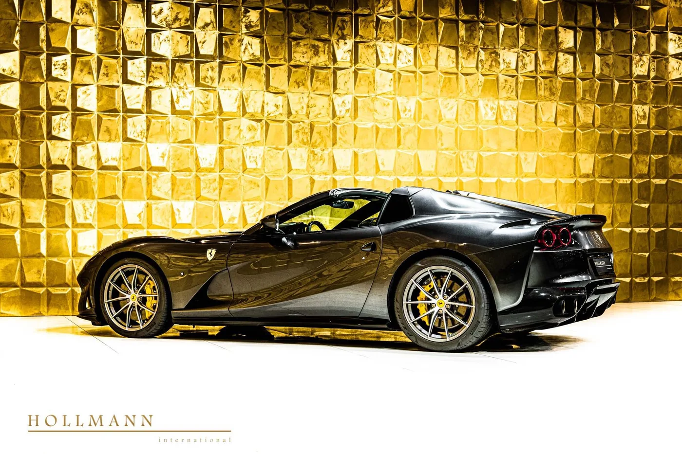 Ferrari 812 GTS offered by a specialist dealer in Stuhr, Germany, photo 5 of 8