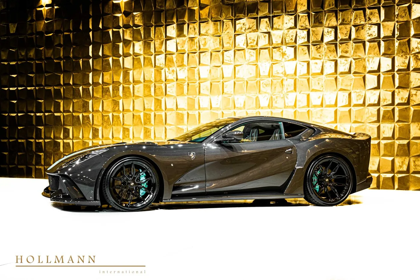 Ferrari 812 Superfast offered by a specialist dealer in Stuhr, Germany, photo 5 of 8