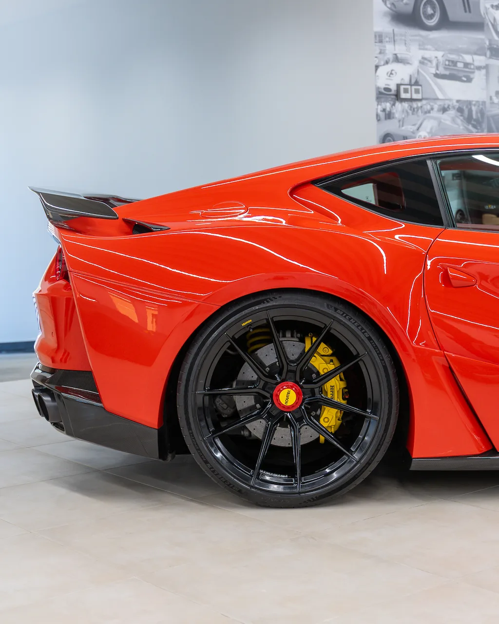 Ferrari 812 Superfast angeboten von einem Supersportwagenhändler in Riyadh, Saudi-Arabien, Foto 17 von 20