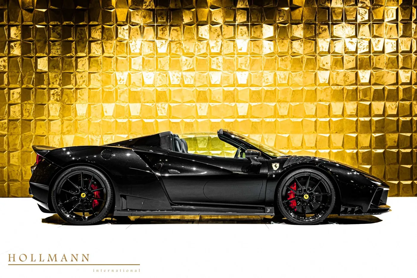 Ferrari F8 Spider proposée par un concessionnaire spécialisé à Stuhr, Allemagne, photo 7 sur 8