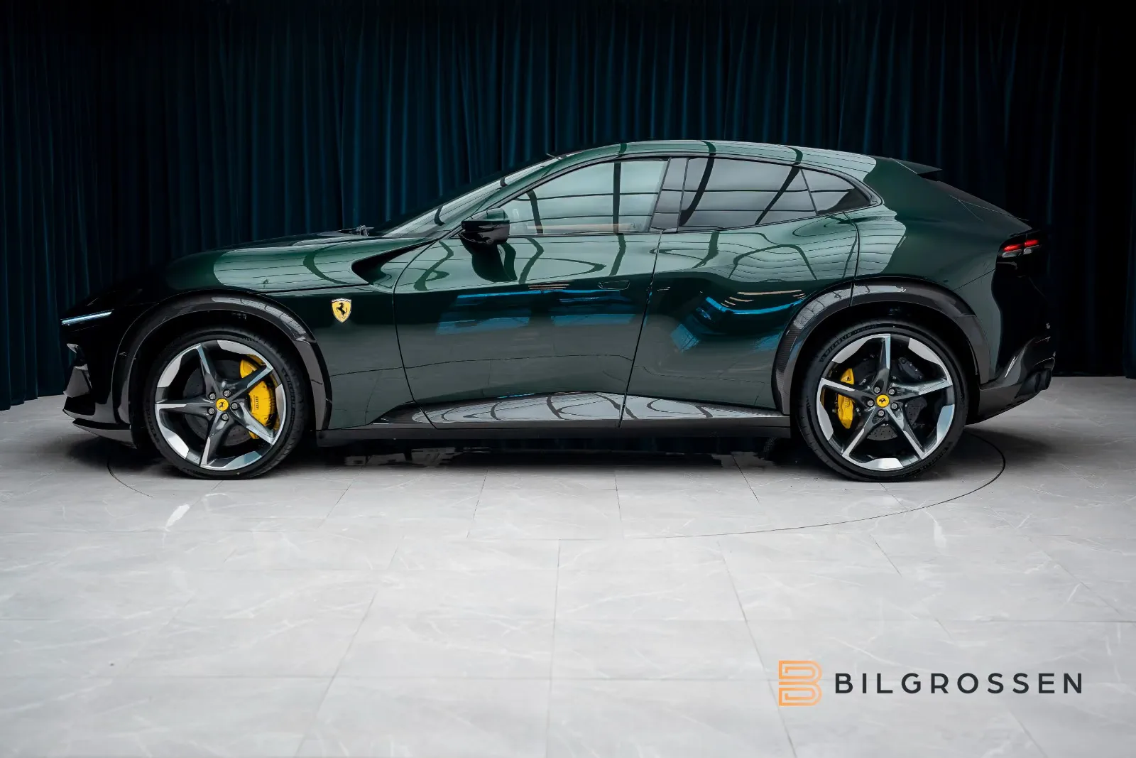 Ferrari Purosangue, 2/30