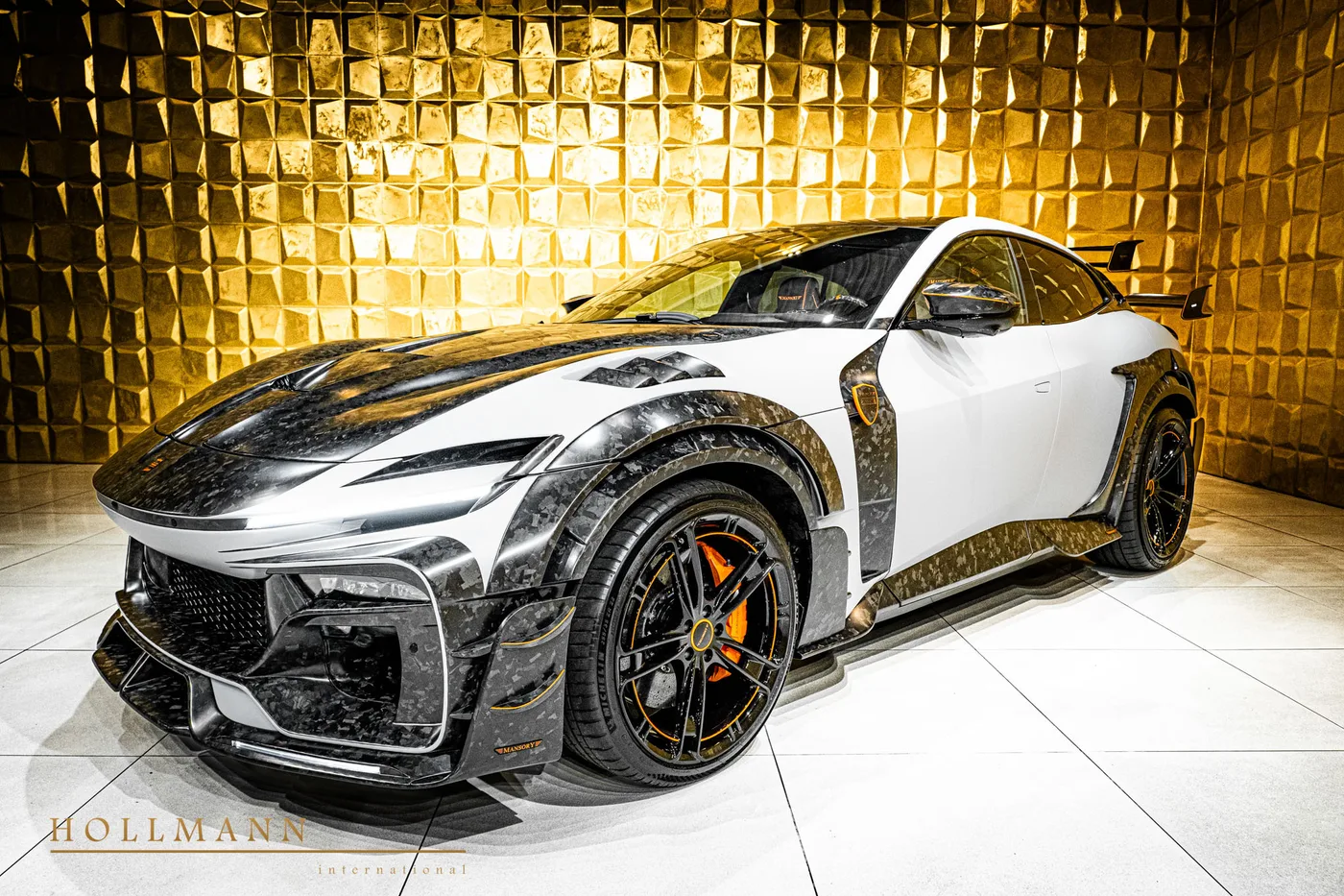 Ferrari Purosangue proposée par un concessionnaire spécialisé à Stuhr, Allemagne, photo 3 sur 8