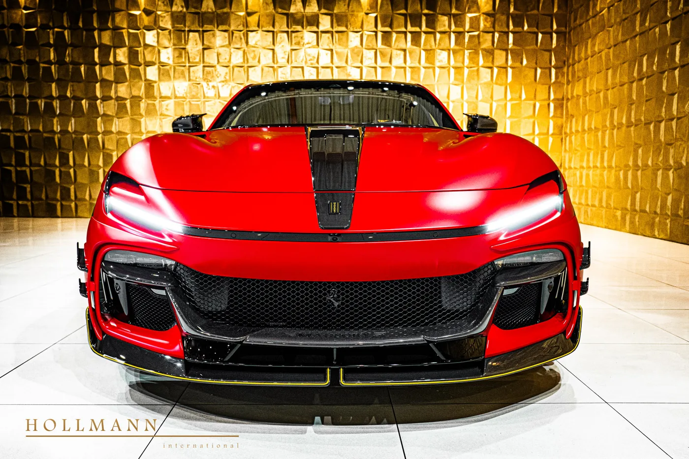 Ferrari Purosangue proposée par un concessionnaire spécialisé à Stuhr, Allemagne, photo 3 sur 8
