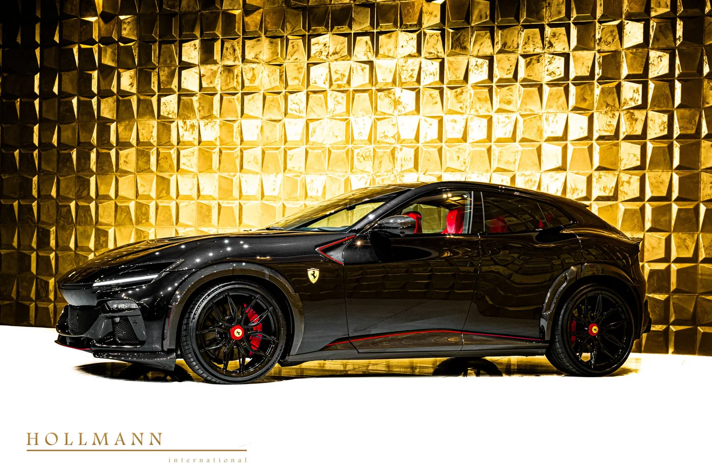 Ferrari Purosangue proposée par un concessionnaire spécialisé à Stuhr, Allemagne, photo 4 sur 8