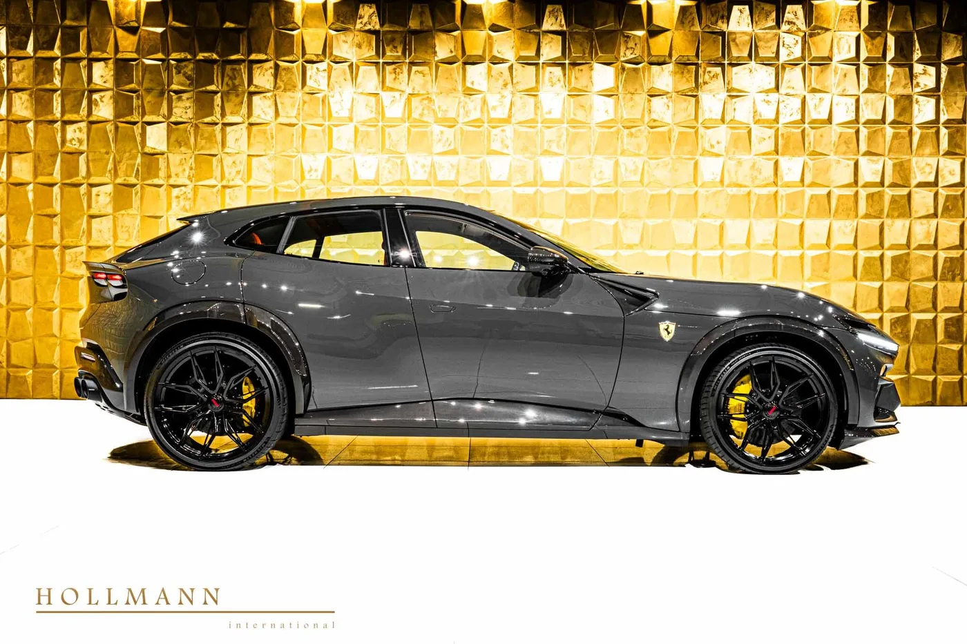 Ferrari Purosangue proposée par un concessionnaire spécialisé à Stuhr, Allemagne, photo 2 sur 8