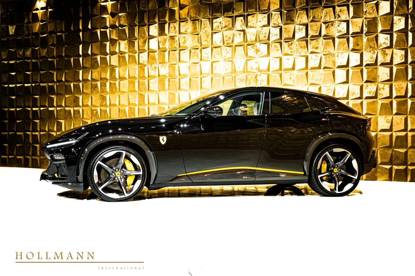 Ferrari Purosangue proposée par un concessionnaire spécialisé à Stuhr, Allemagne, photo 6 sur 8