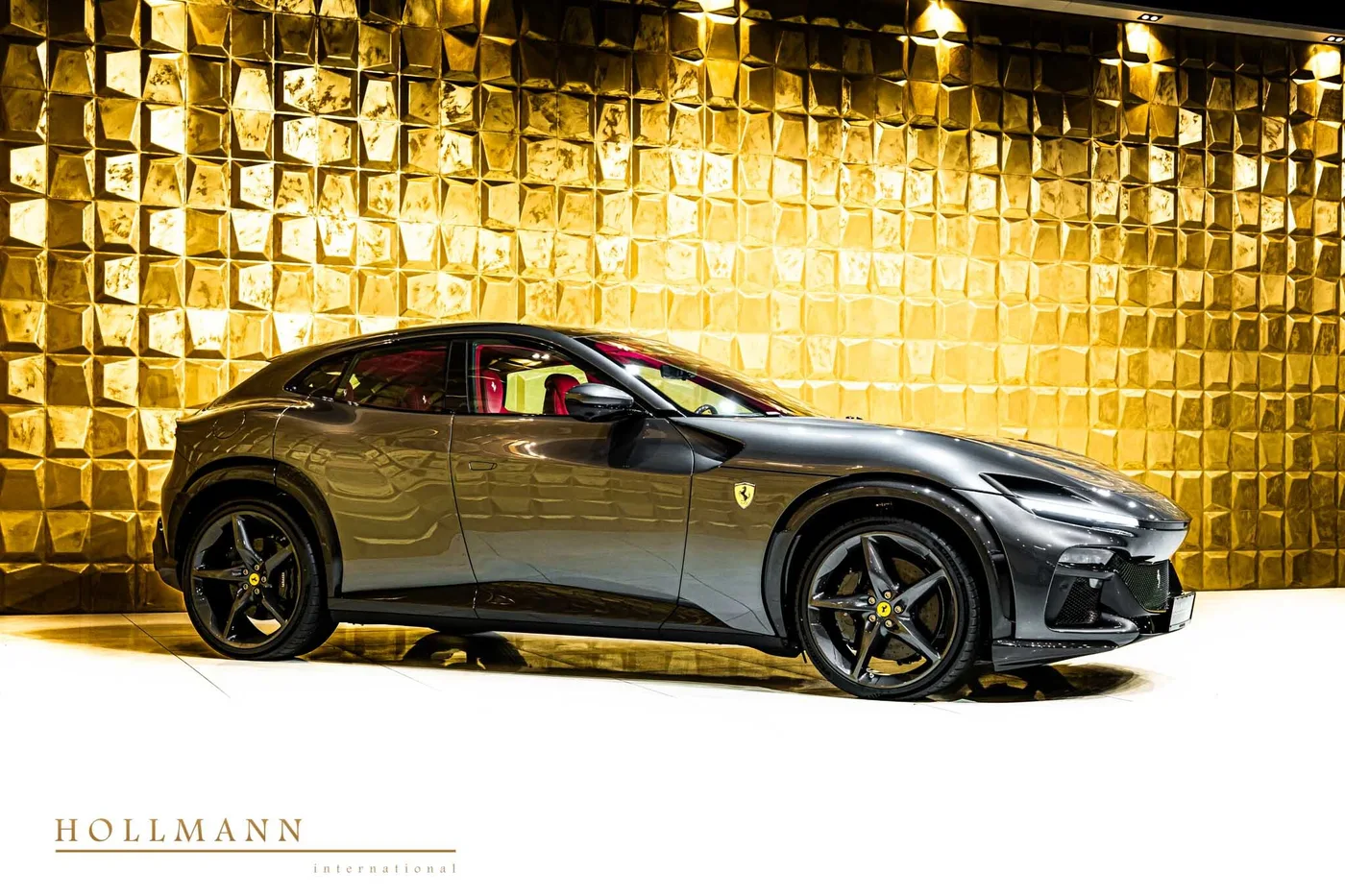 Ferrari Purosangue proposée par un concessionnaire spécialisé à Stuhr, Allemagne, photo 2 sur 8