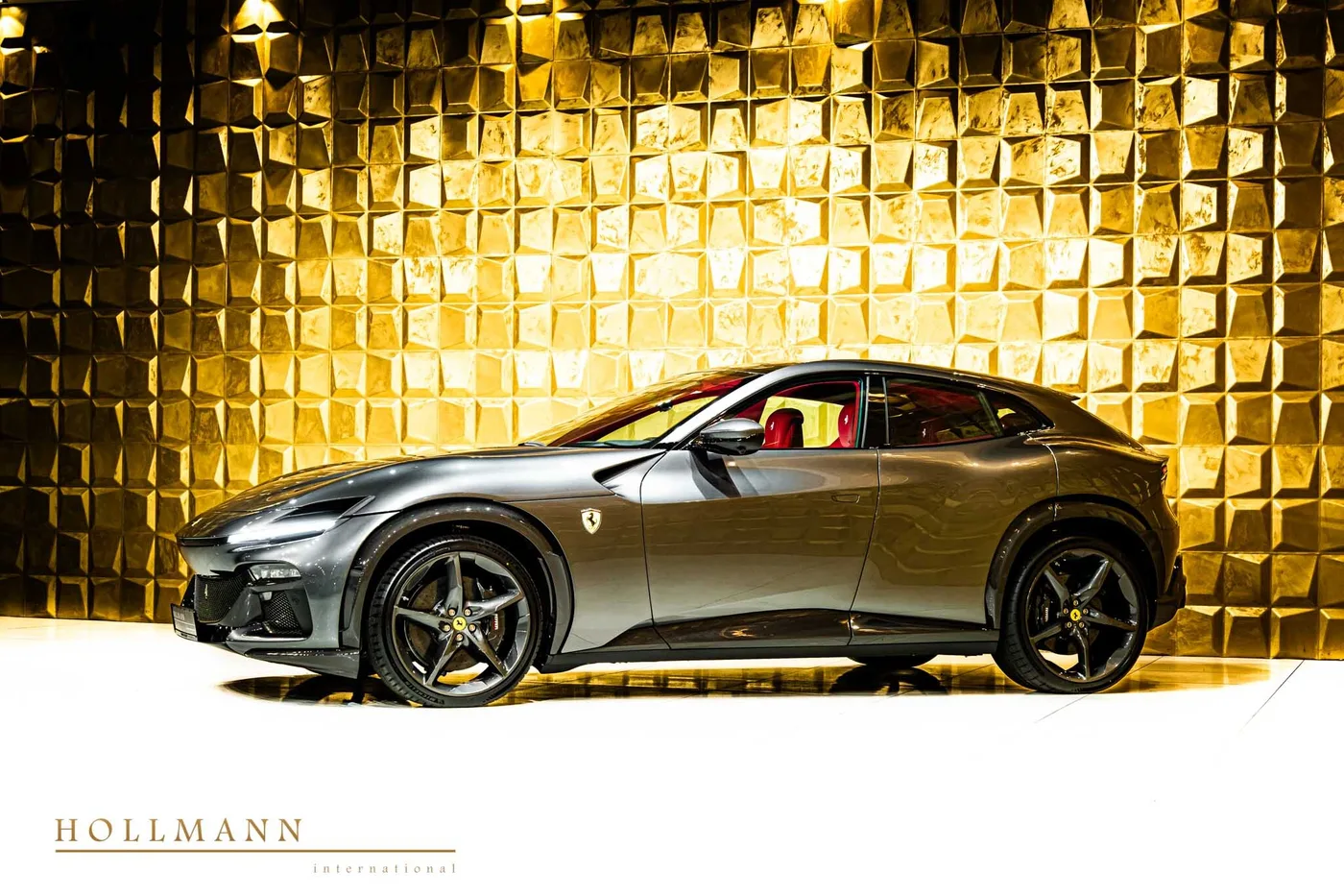 Ferrari Purosangue proposée par un concessionnaire spécialisé à Stuhr, Allemagne, photo 4 sur 8