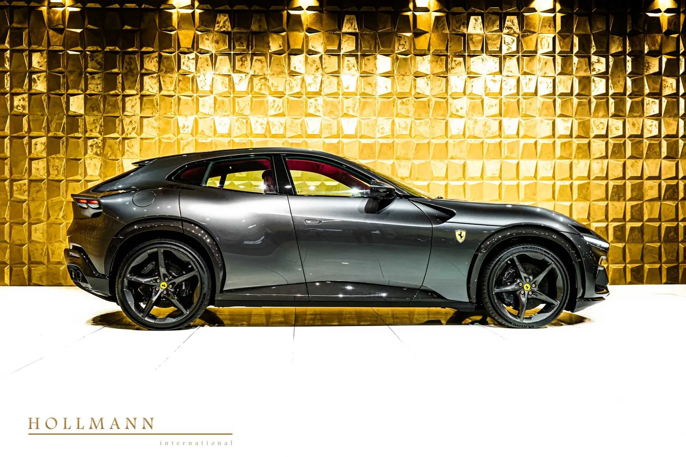 Ferrari Purosangue proposée par un concessionnaire spécialisé à Stuhr, Allemagne, photo 5 sur 8