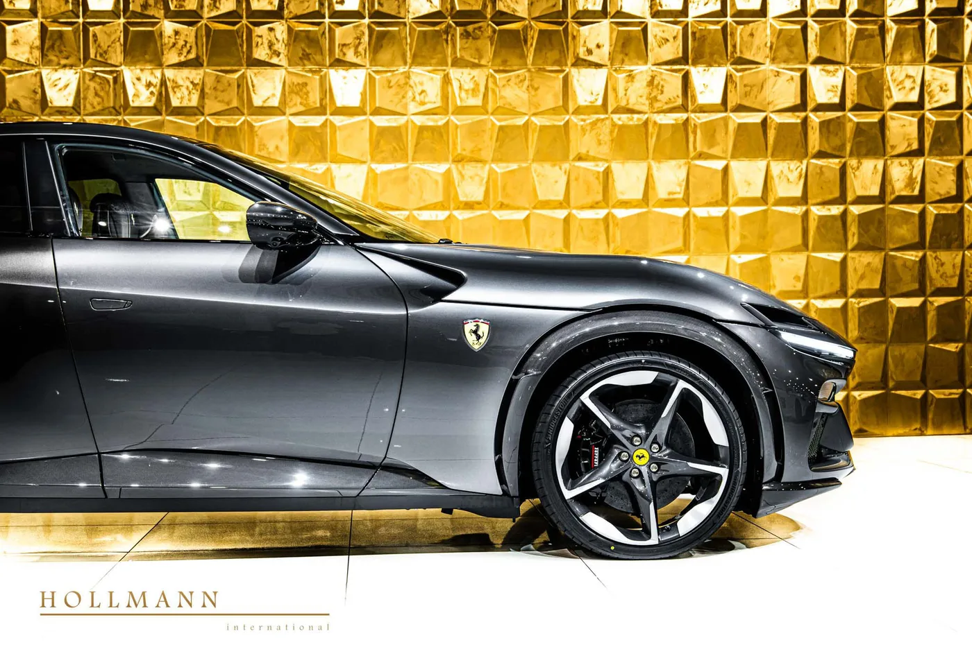 Ferrari Purosangue angeboten von einem Fachhändler in Stuhr, Deutschland, Foto 5 von 8