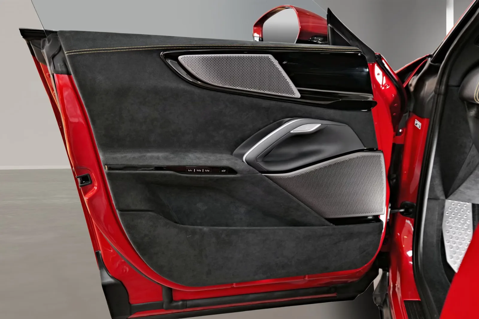 2025 Ferrari Purosangue, 10/25