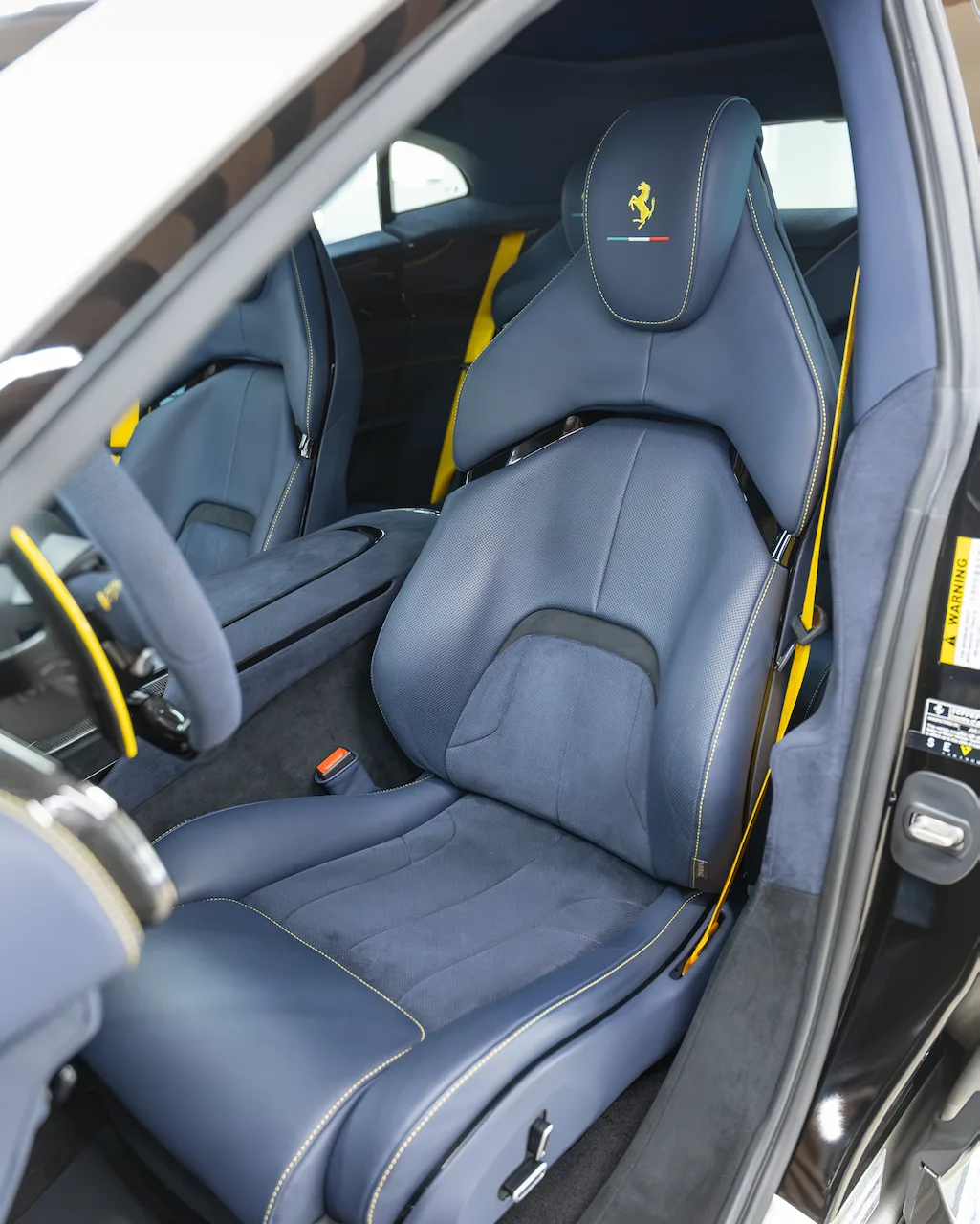 2025 Ferrari Purosangue angeboten von einem Supersportwagenhändler in Riyadh, Saudi-Arabien, Foto 8 von 19