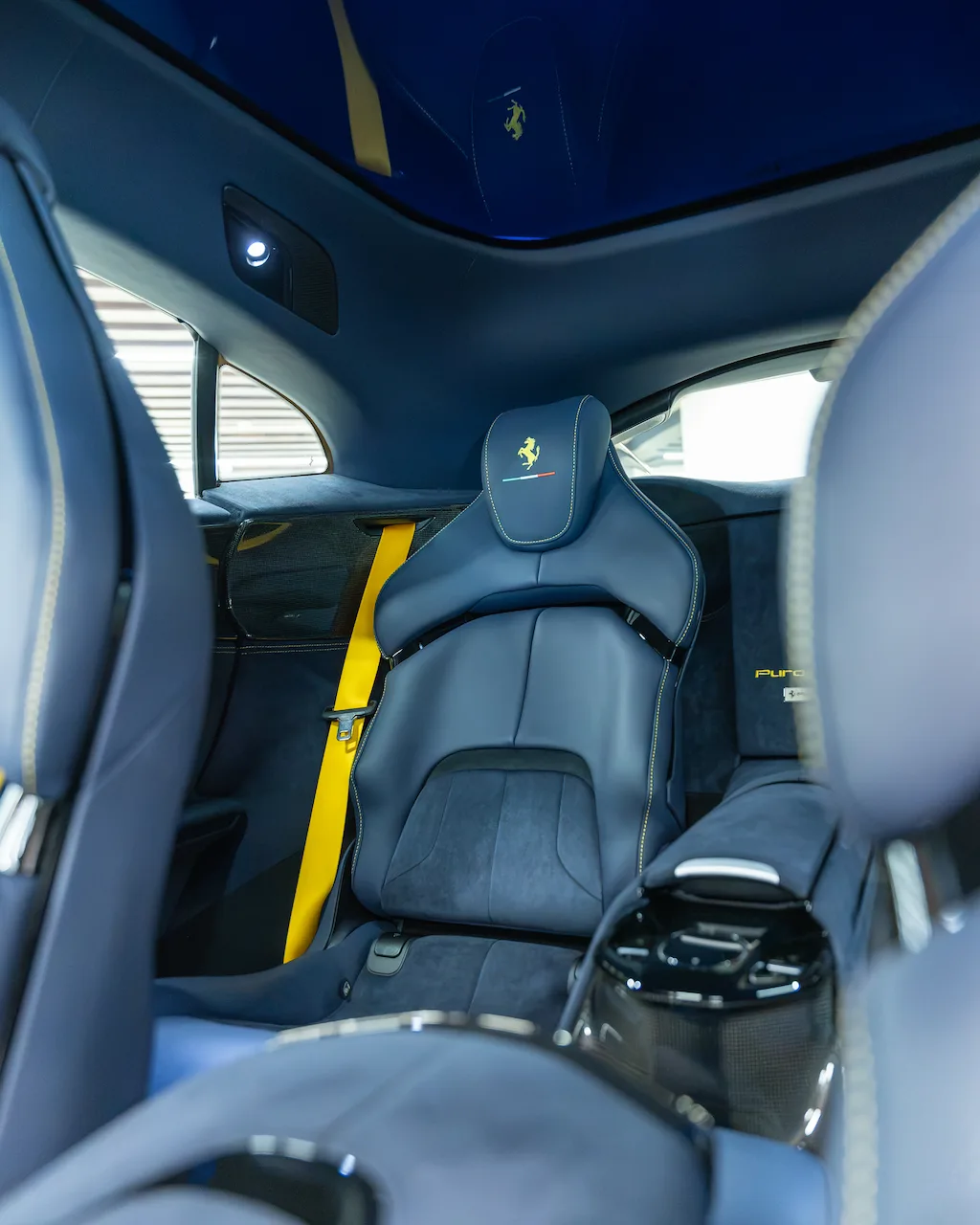 2025 Ferrari Purosangue angeboten von einem Supersportwagenhändler in Riyadh, Saudi-Arabien, Foto 12 von 19