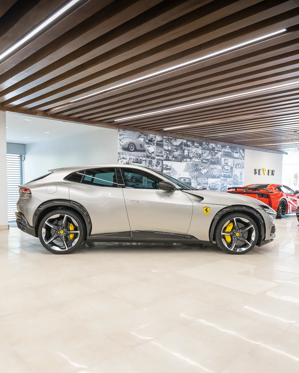 2025 Ferrari Purosangue angeboten von einem Supersportwagenhändler in Riyadh, Saudi-Arabien, Foto 15 von 19