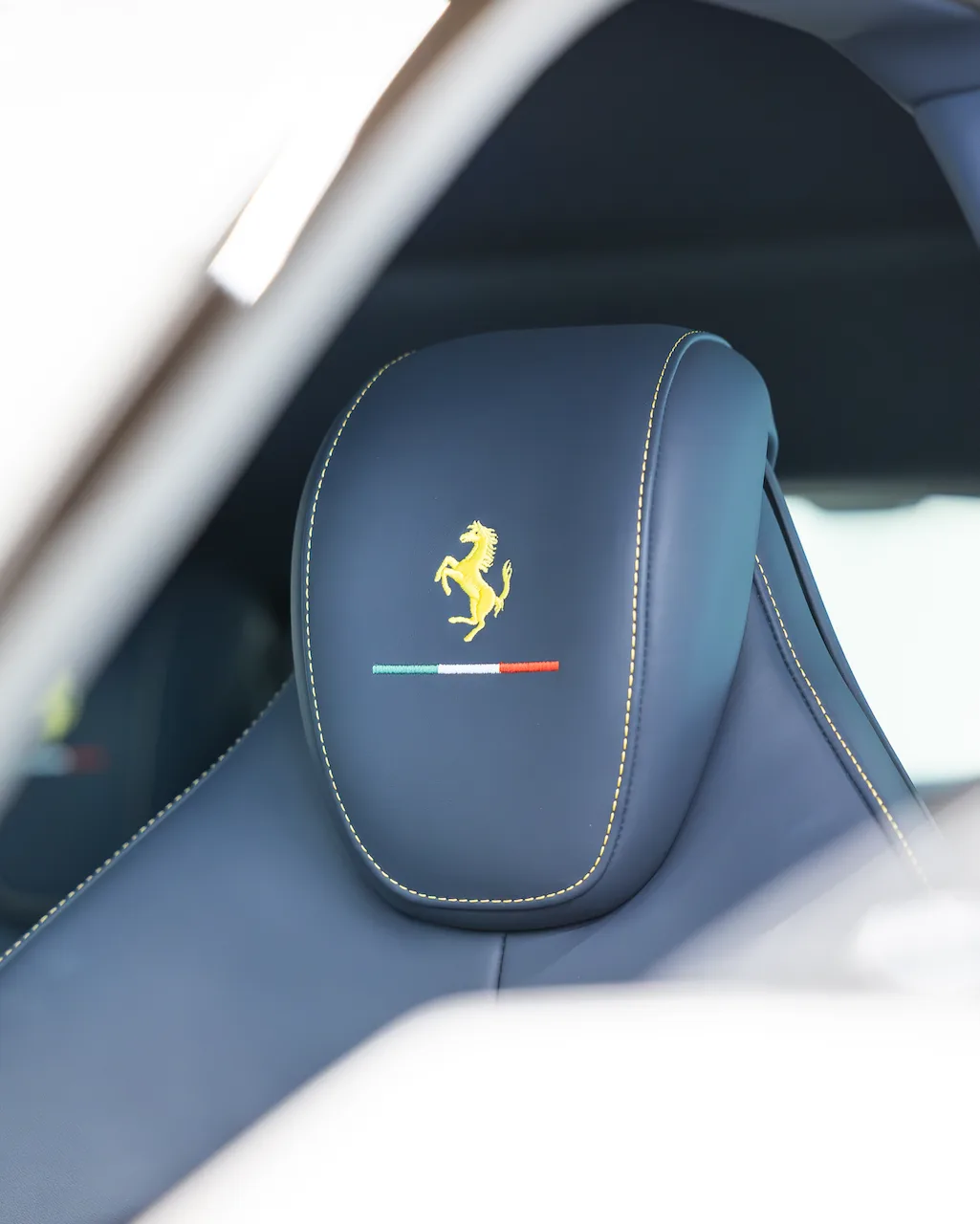 2025 Ferrari Purosangue angeboten von einem Supersportwagenhändler in Riyadh, Saudi-Arabien, Foto 17 von 19
