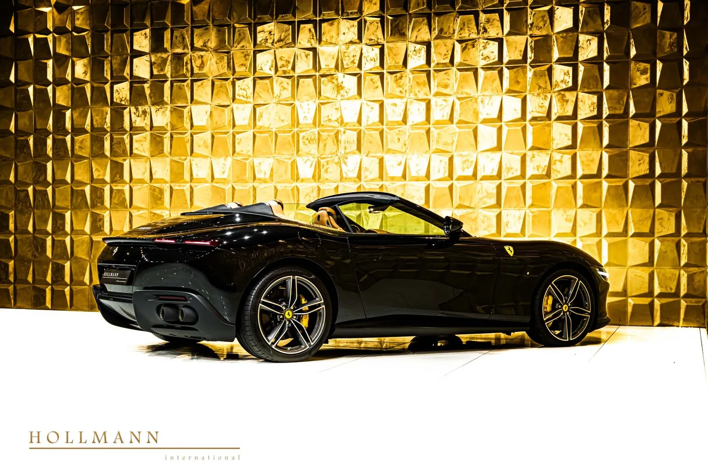 Ferrari Roma Spider offered by a specialist dealer in Stuhr, Germany, photo 2 of 8