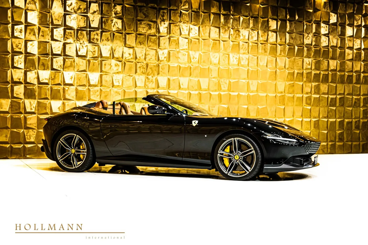 Ferrari Roma Spider offered by a specialist dealer in Stuhr, Germany, photo 7 of 8