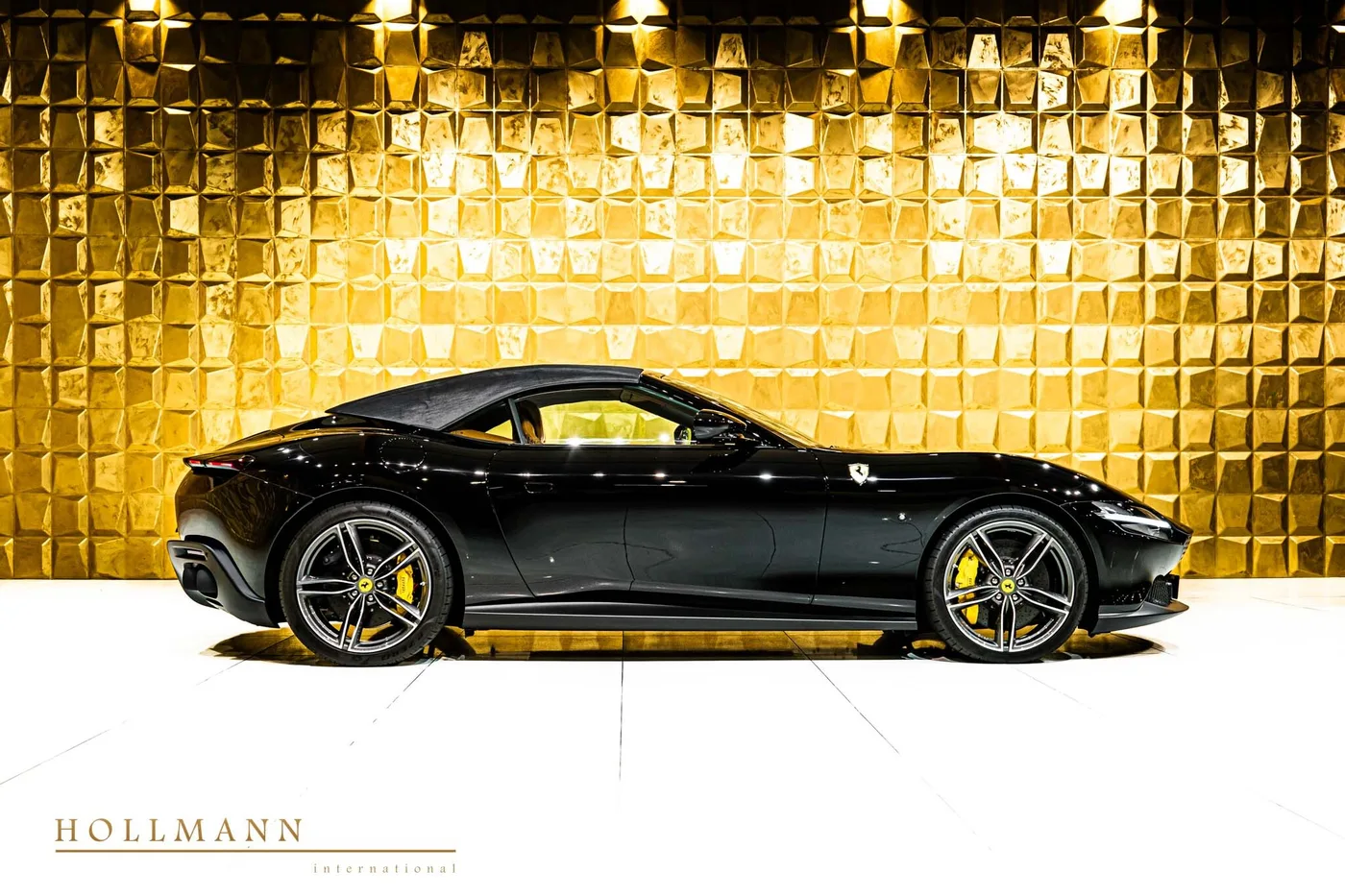 Ferrari Roma Spider offered by a specialist dealer in Stuhr, Germany, photo 8 of 8