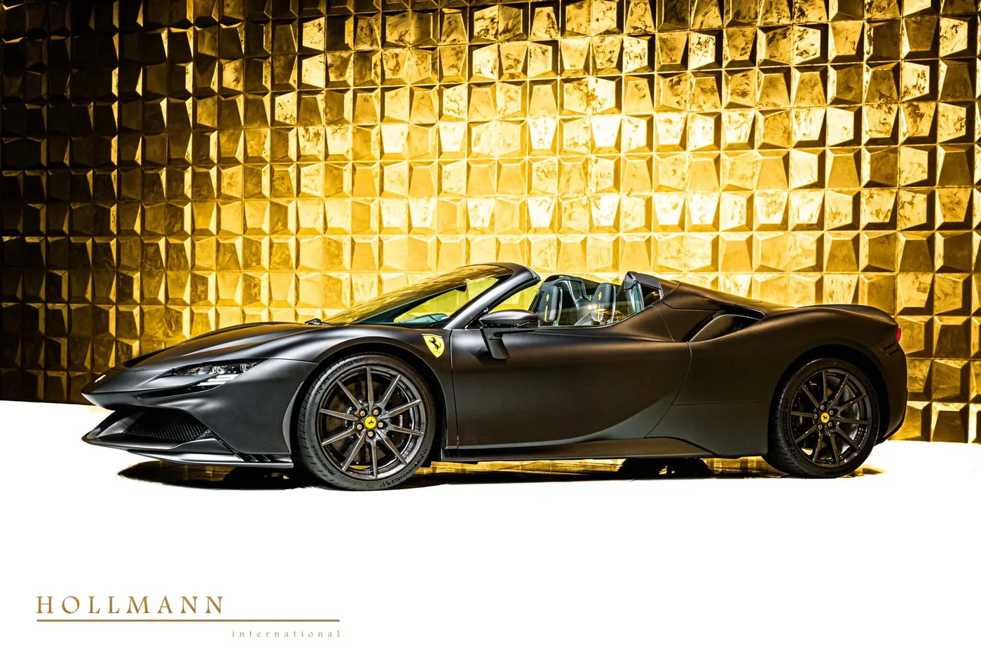 Ferrari SF90 Spider offered by a specialist dealer in Stuhr, Germany, photo 8 of 8