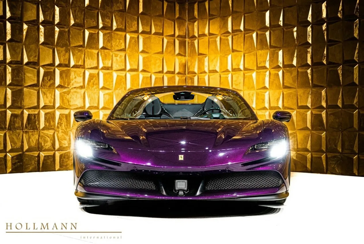 Ferrari SF90 Spider offered by a specialist dealer in Stuhr, Germany, photo 2 of 8