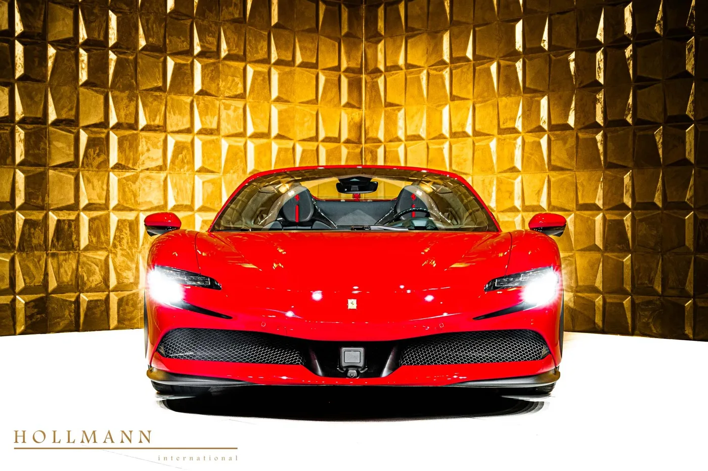 Ferrari SF90 Spider offered by a specialist dealer in Stuhr, Germany, photo 2 of 8