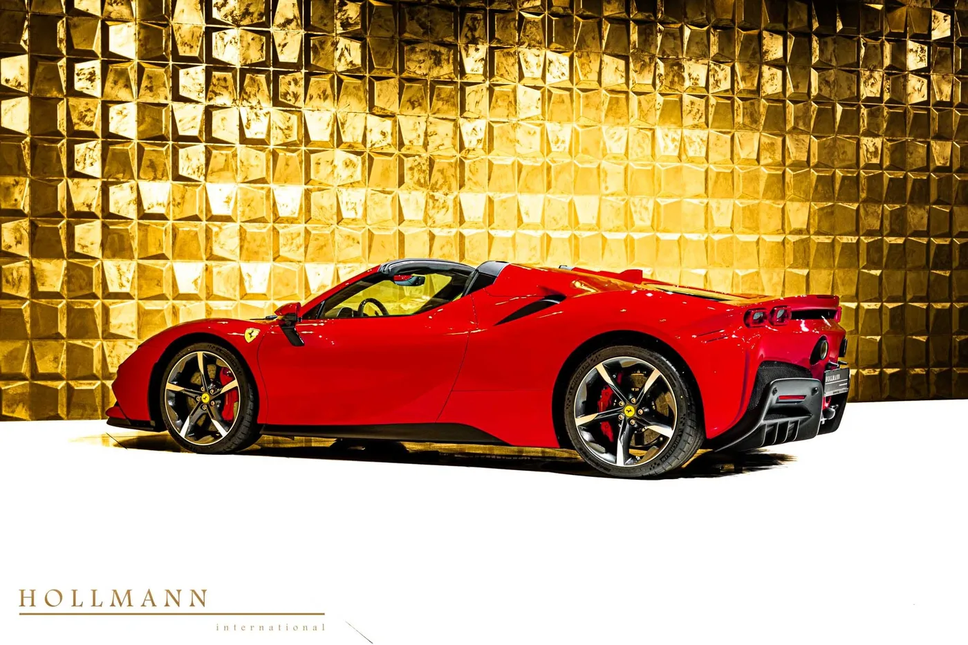 Ferrari SF90 Spider offered by a specialist dealer in Stuhr, Germany, photo 5 of 8