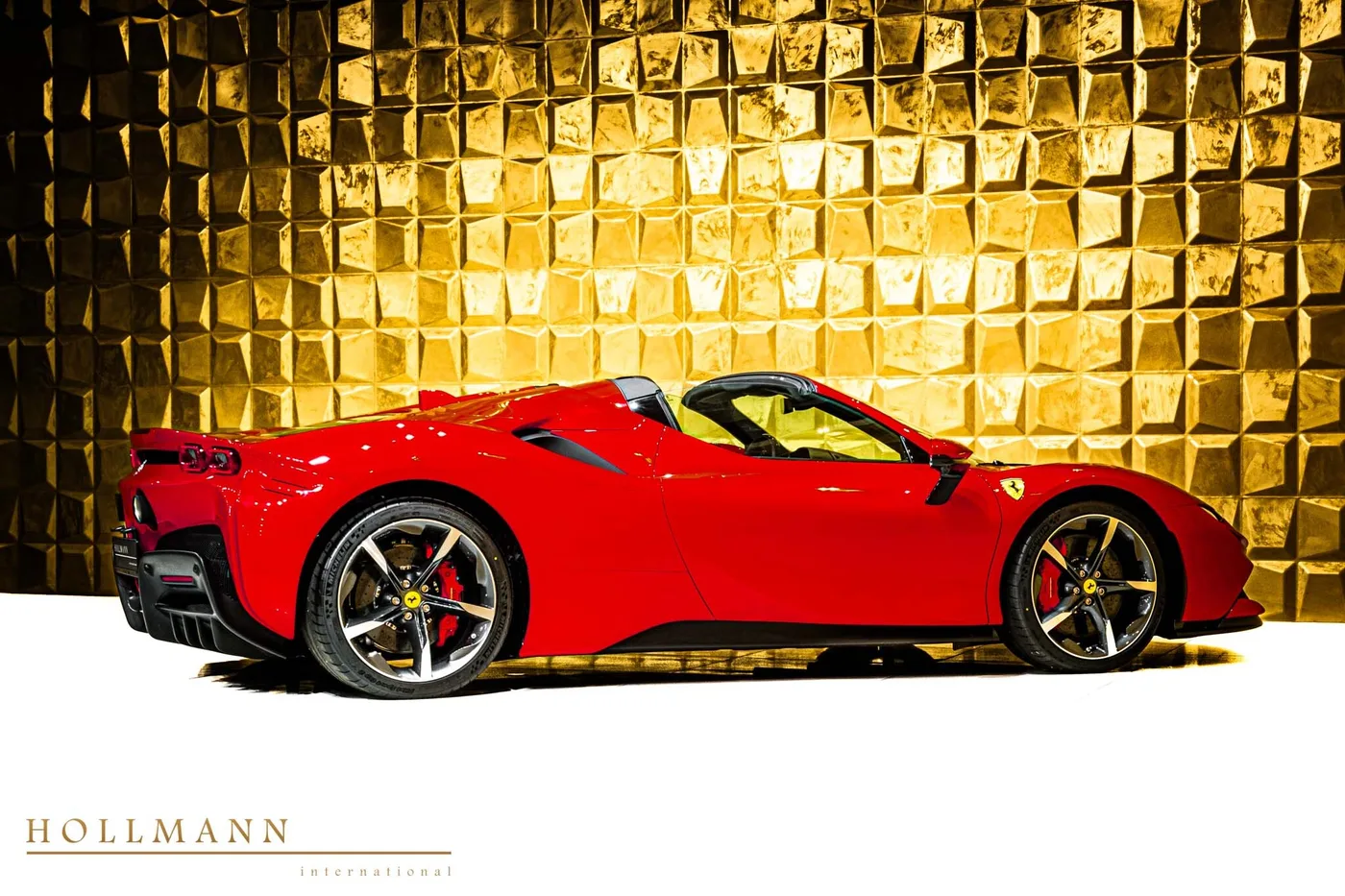 Ferrari SF90 Spider offered by a specialist dealer in Stuhr, Germany, photo 7 of 8