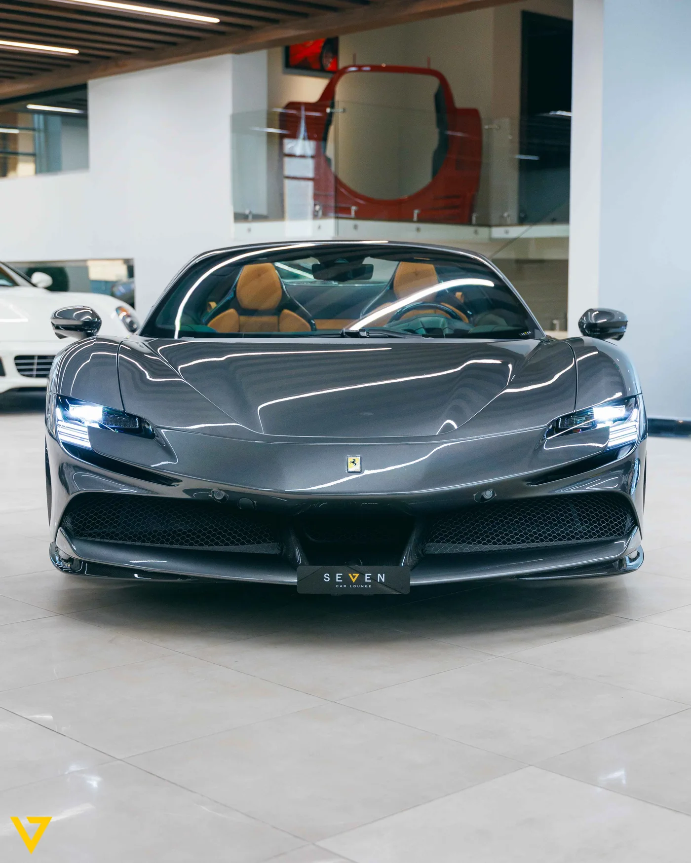 2024 Ferrari SF90 Spider angeboten von einem Supersportwagenhändler in Riyadh, Saudi-Arabien, Foto 8 von 19