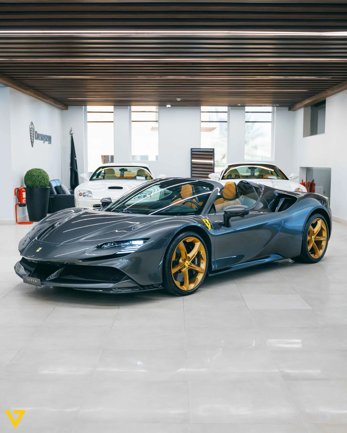 2024 Ferrari SF90 Spider angeboten von einem Supersportwagenhändler in Riyadh, Saudi-Arabien, Foto 14 von 19