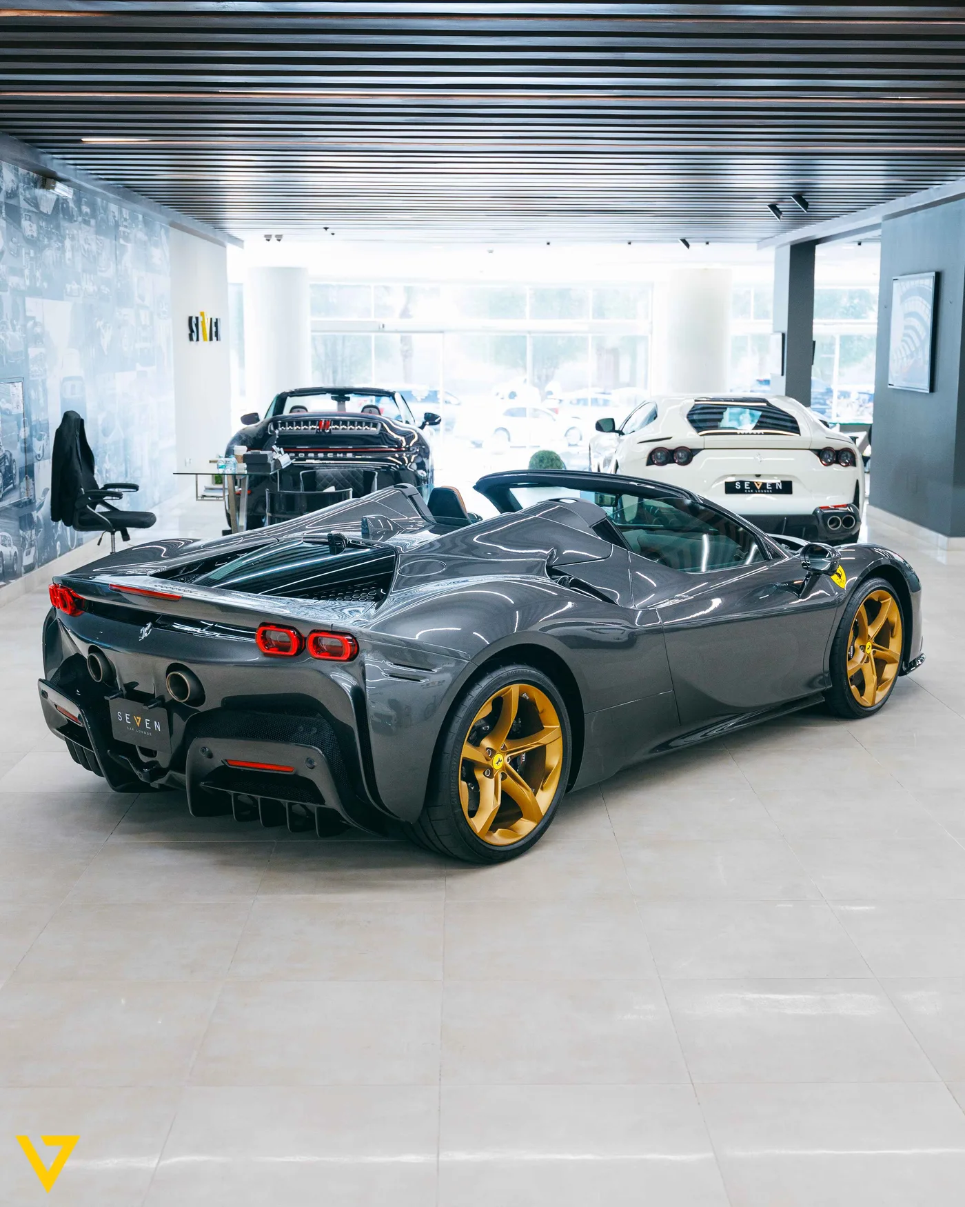 2024 Ferrari SF90 Spider angeboten von einem Supersportwagenhändler in Riyadh, Saudi-Arabien, Foto 16 von 19