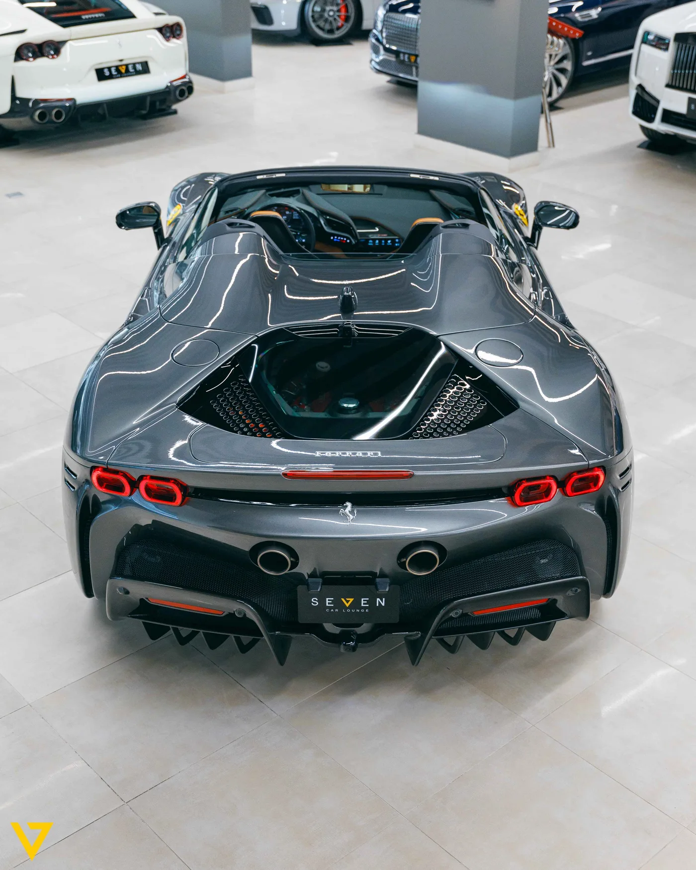 2024 Ferrari SF90 Spider angeboten von einem Supersportwagenhändler in Riyadh, Saudi-Arabien, Foto 18 von 19