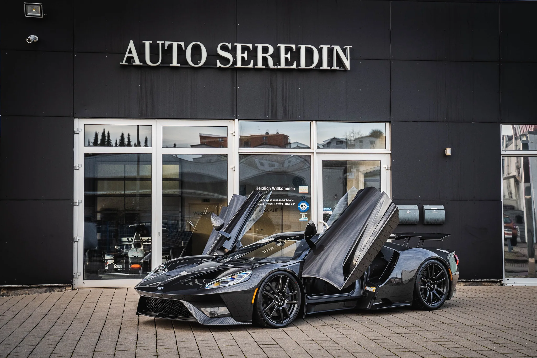 Ford GT proposée par un concessionnaire spécialisé à Hechingen, Allemagne, photo principale