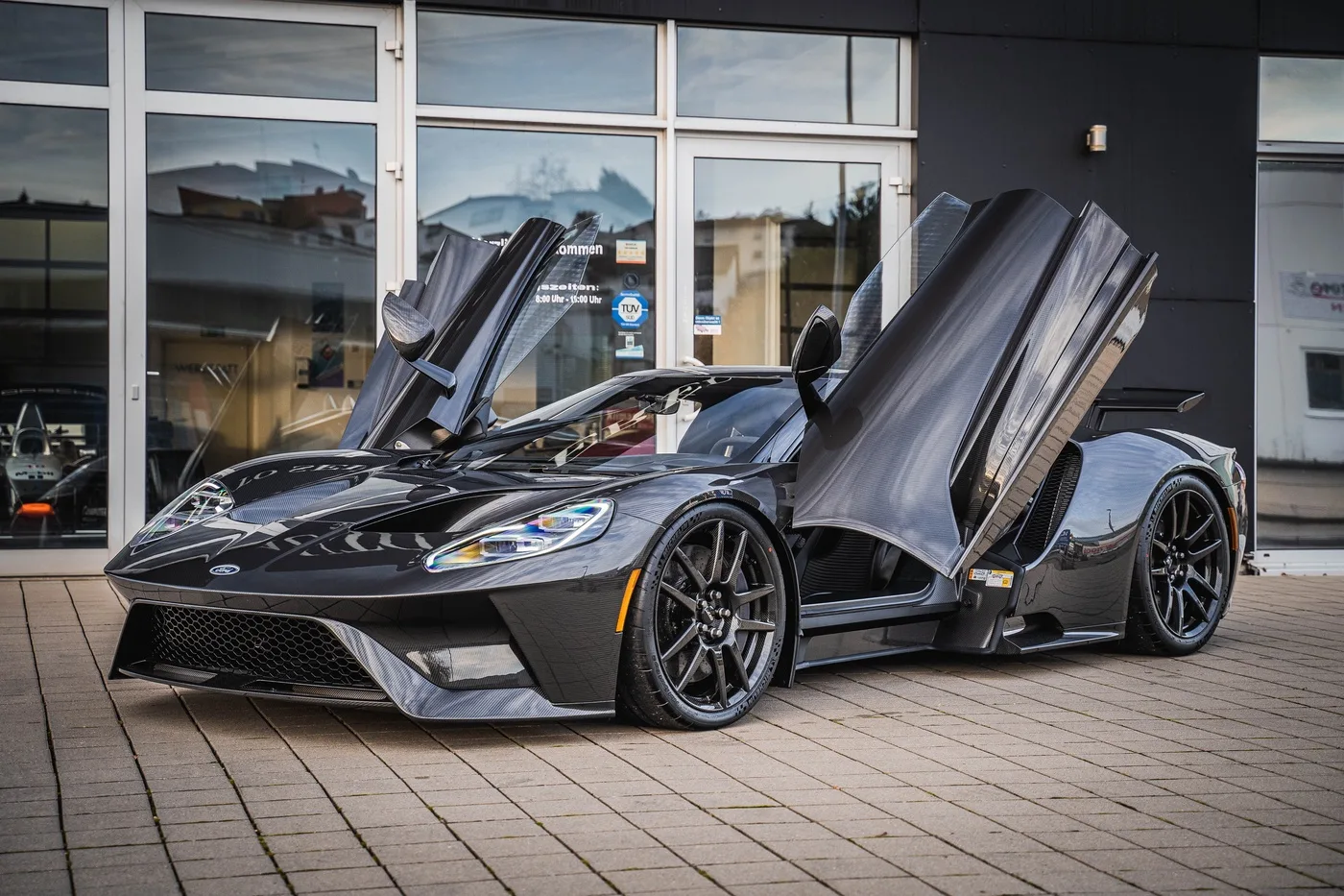 Ford GT proposée par un concessionnaire spécialisé à Hechingen, Allemagne, photo 2 sur 25
