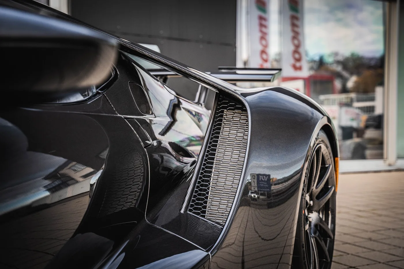 Ford GT proposée par un concessionnaire spécialisé à Hechingen, Allemagne, photo 21 sur 25