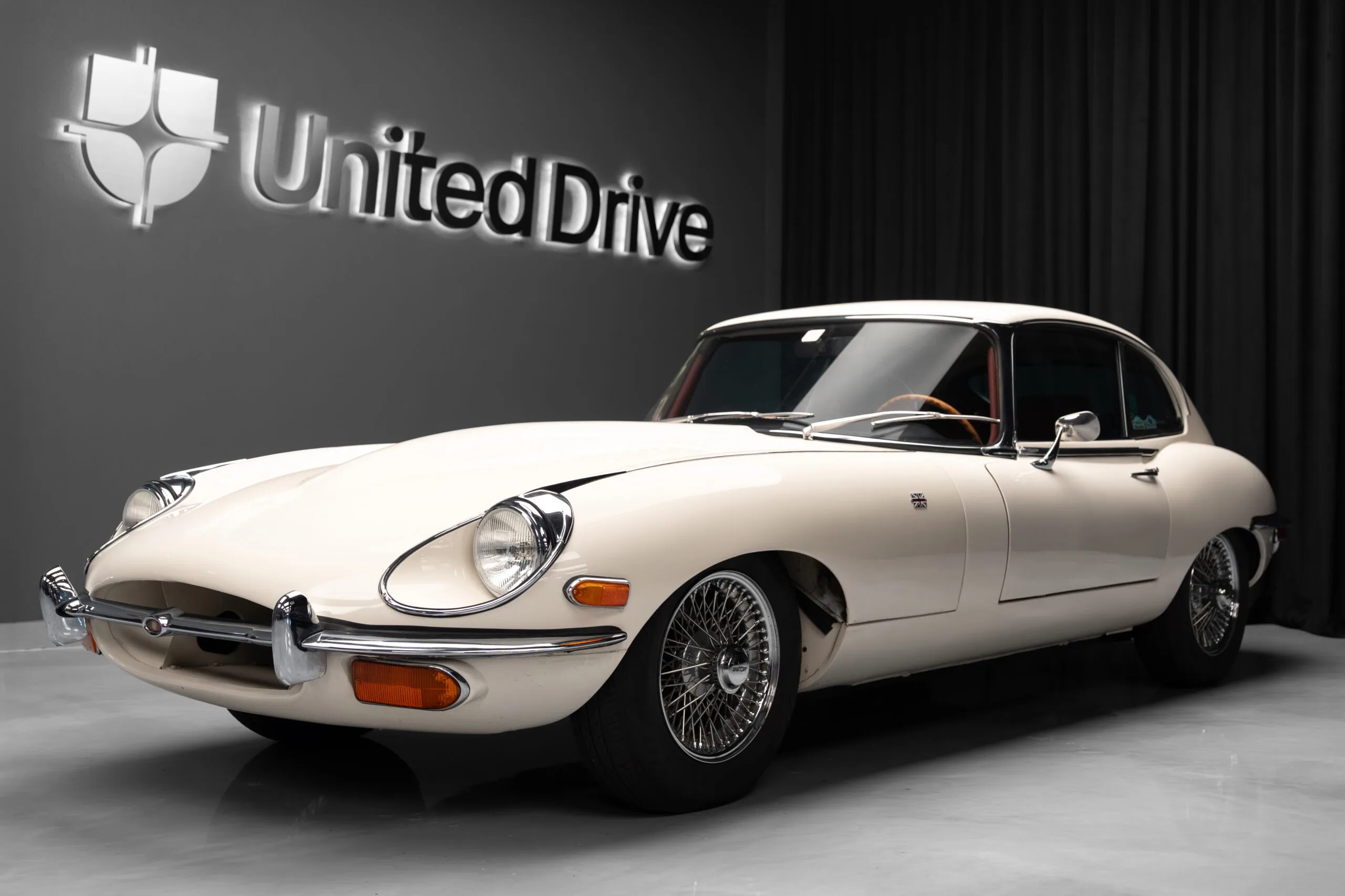Jaguar E-Type Series 2 2+2 angeboten von einem Fachhändler in Voluntari, Rumänien, Hauptfoto