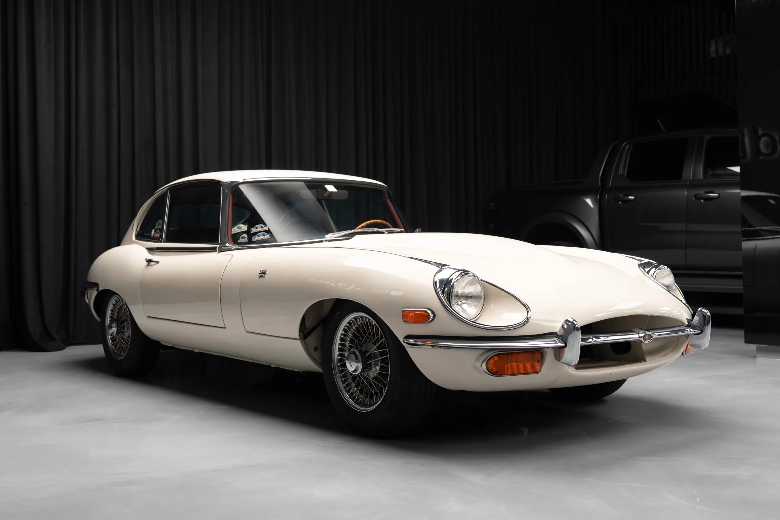 Jaguar E-Type Series 2 2+2, 3/27