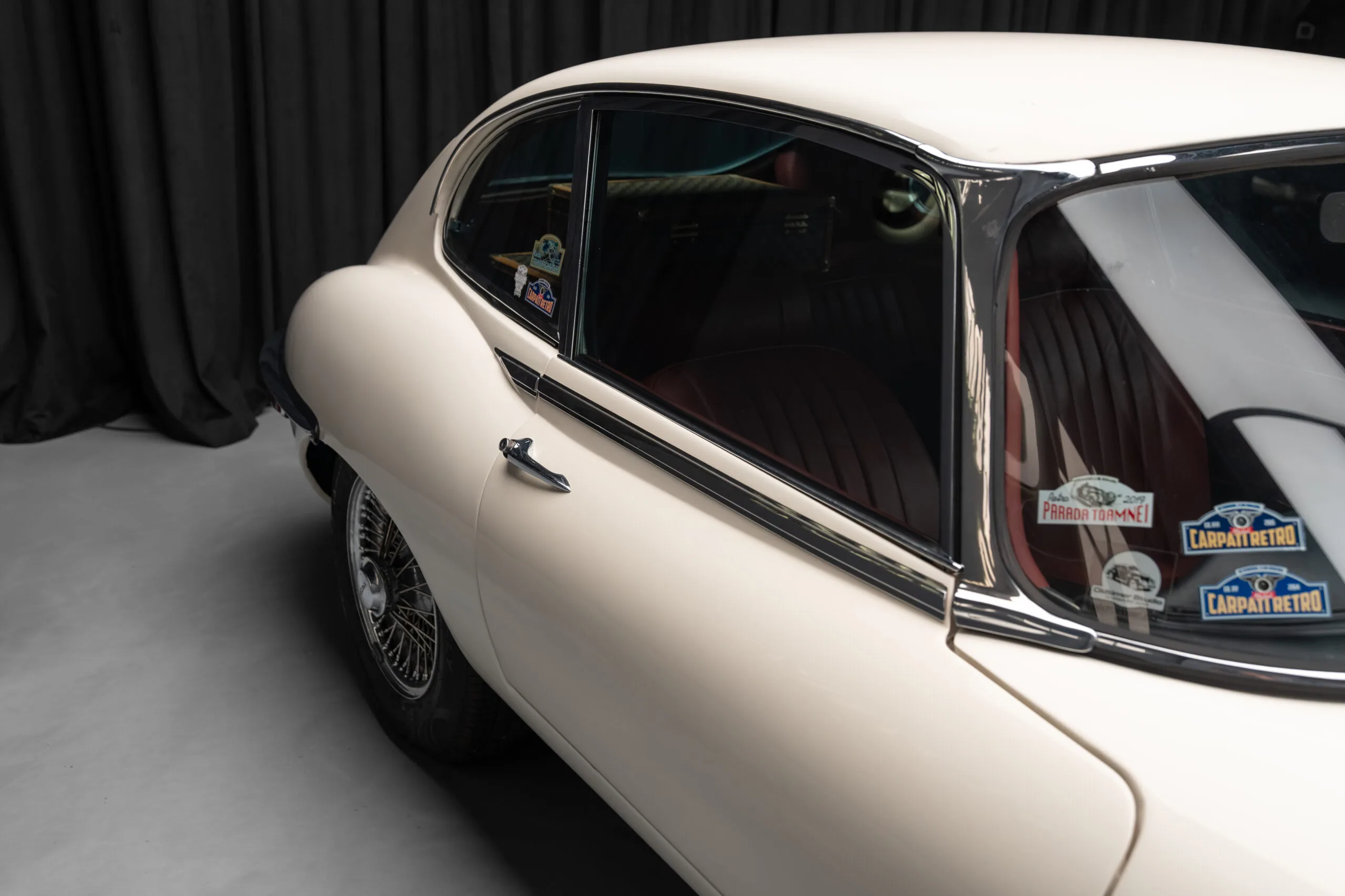 Jaguar E-Type Series 2 2+2, 4/27