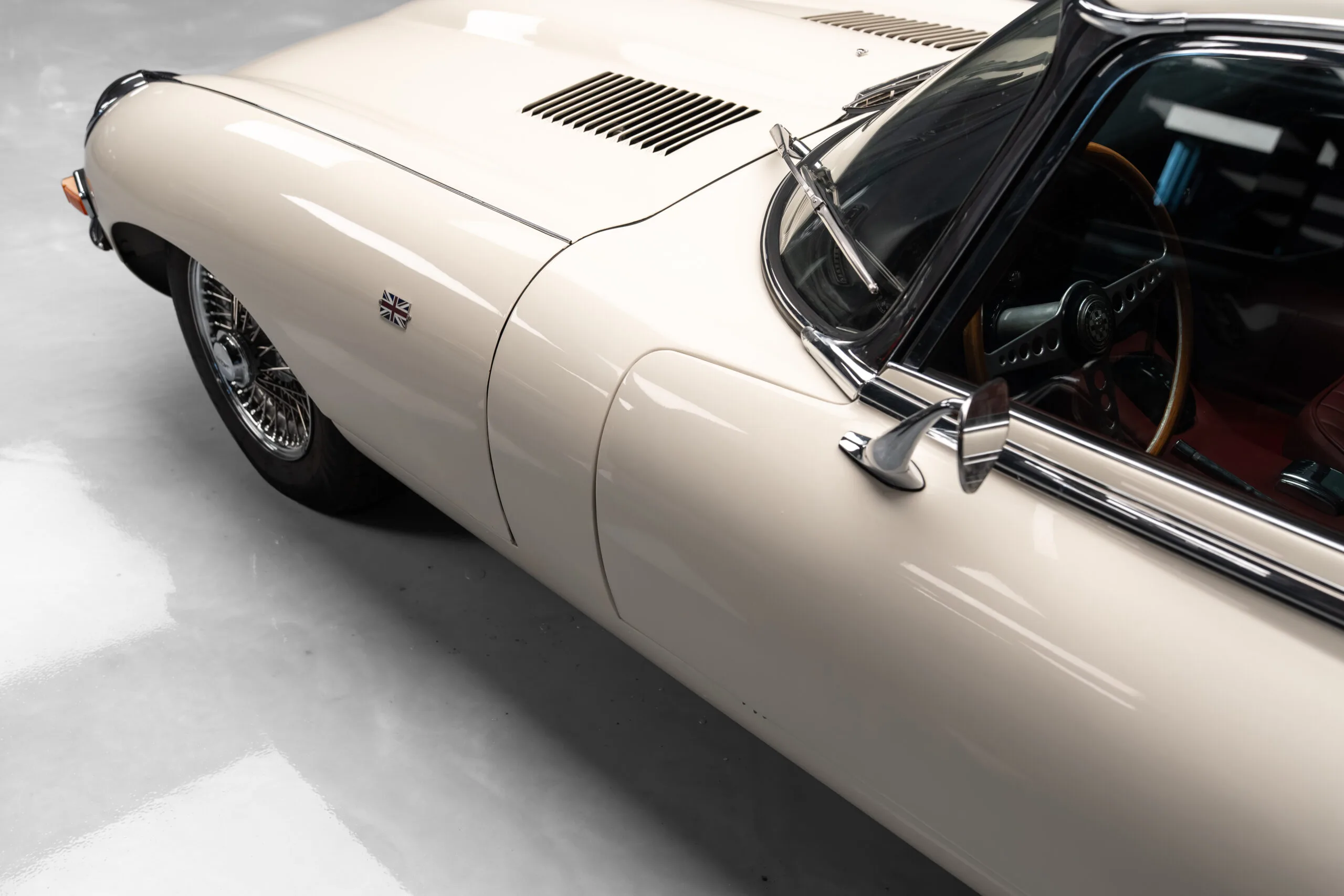 Jaguar E-Type Series 2 2+2, 7/27