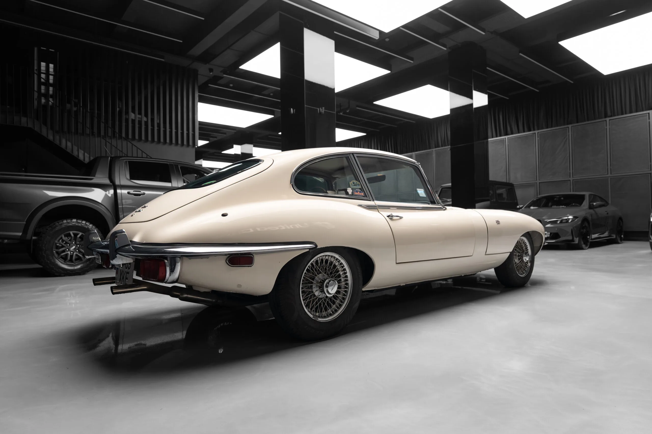 Jaguar E-Type Series 2 2+2, 10/27