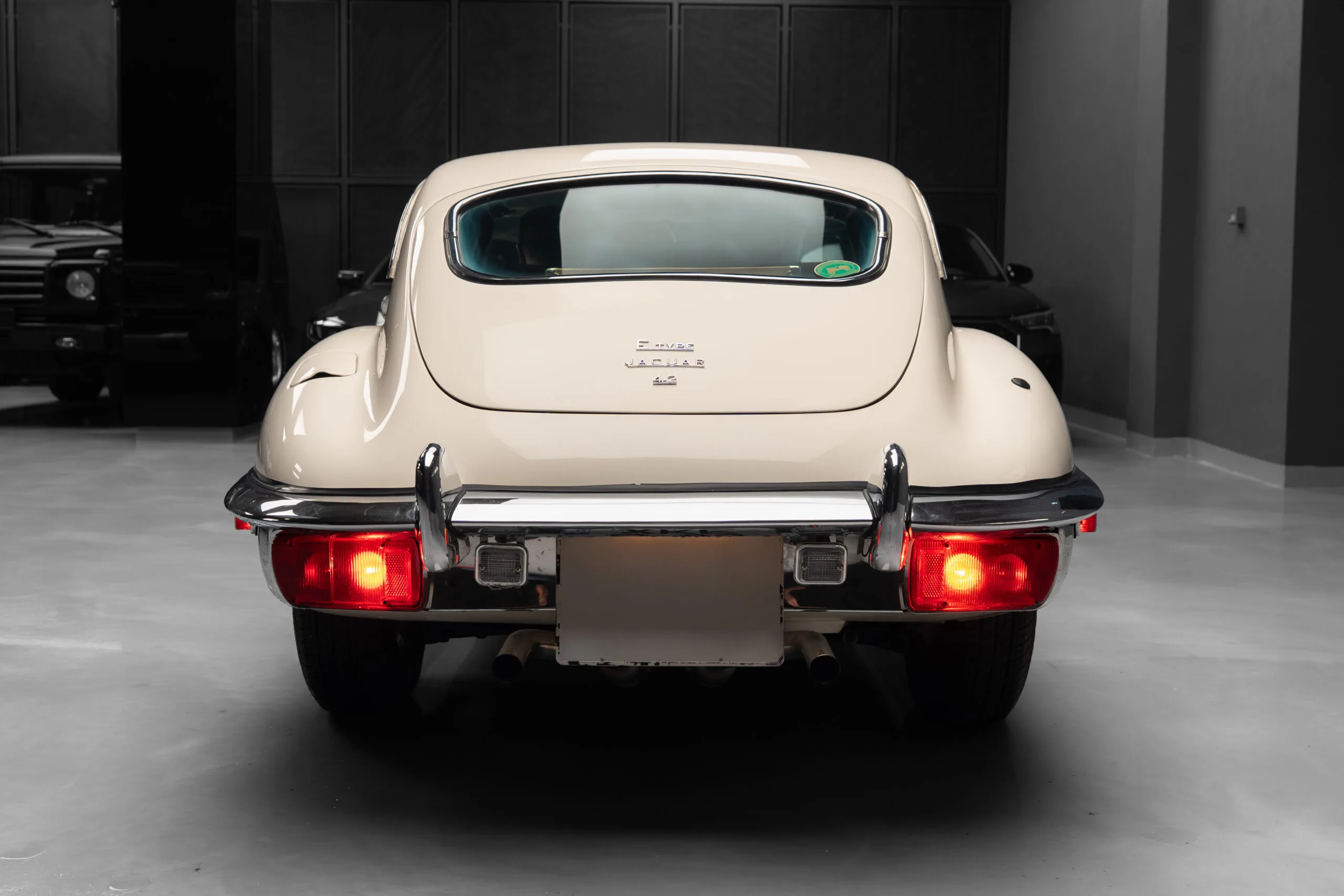 Jaguar E-Type Series 2 2+2, 26/27