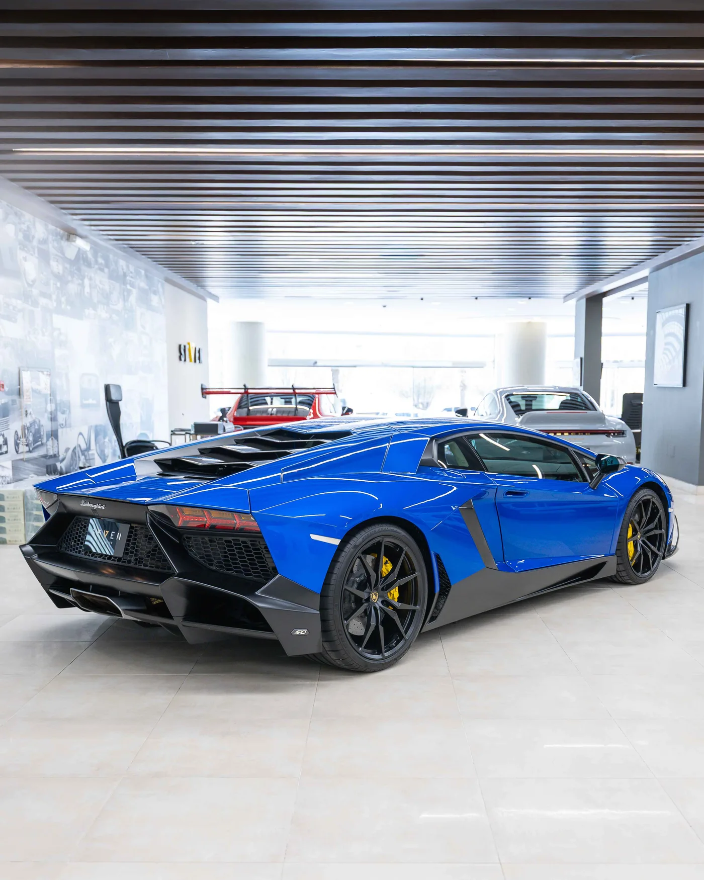 Lamborghini Aventador 50th Anniversary angeboten von einem Supersportwagenhändler in Riyadh, Saudi-Arabien, Foto 5 von 17
