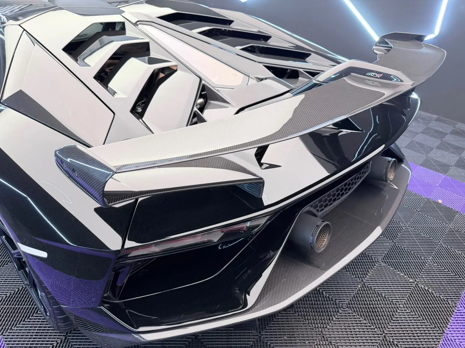 Lamborghini Aventador SVJ, 6/24